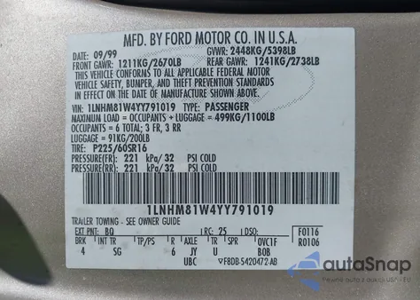 2000 Lincoln Town Car Executive из США, поврежденный, VIN 1LNHM81W4YY791019